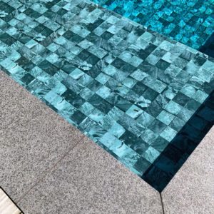 piscine-avec-mosaique-artistique-design