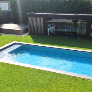 terrasse-autour-de-piscine-en-bois.